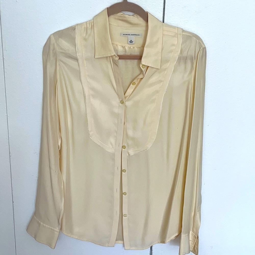 Banana Republic Cream 100% silk blouse size M